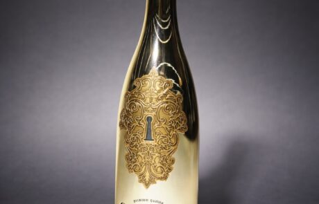 Gold metalized GOLDLOK champagne bottle closure with luxury Gold metalized GOLDLOK champagne bottle closure with luxury decorative finish